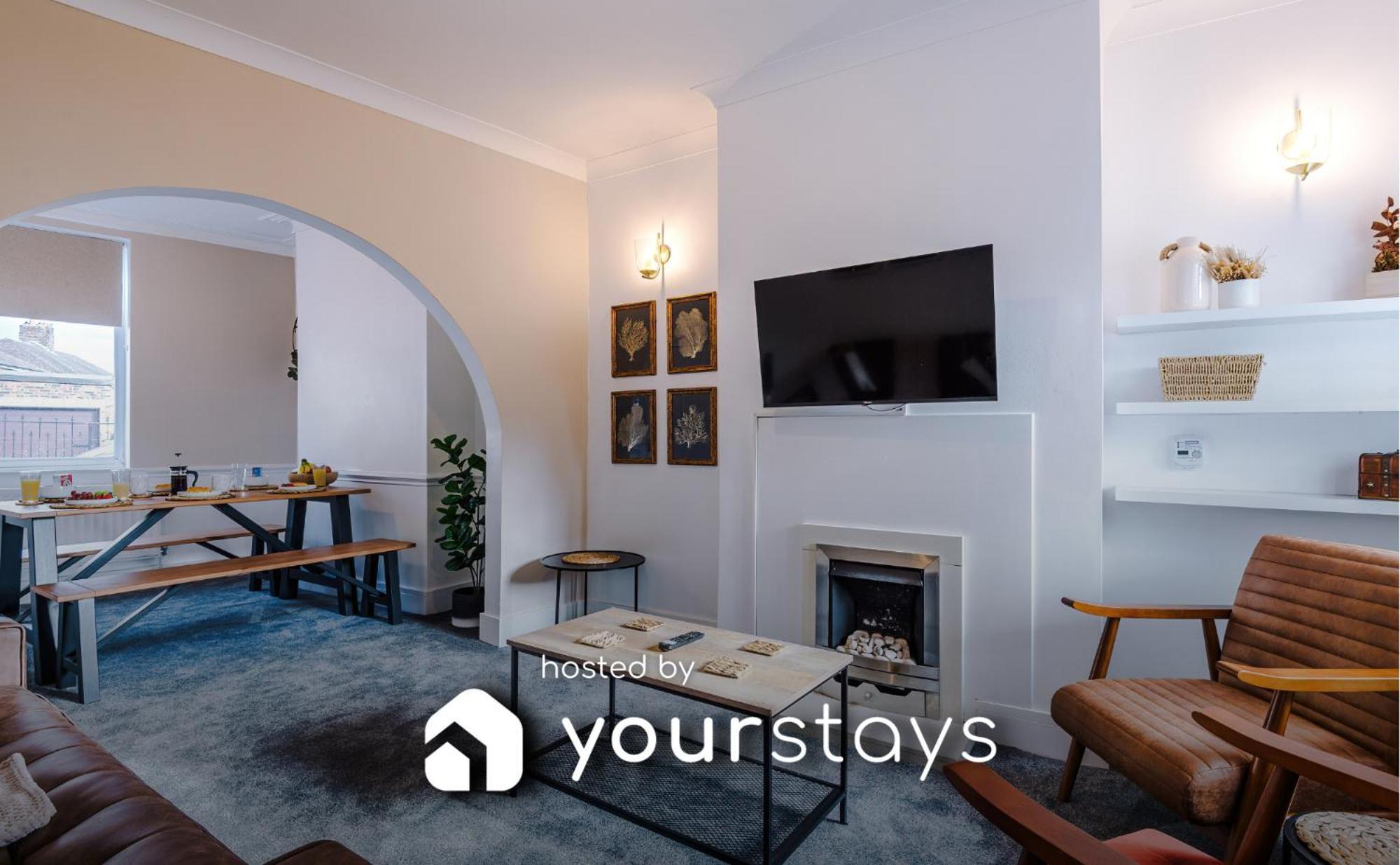 Oxford House By Yourstays - 3 Bedroom House In Newcastle-Under-Lyme Stoke-on-Trent Kültér fotó